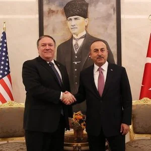 جاويش أوغلو وبومبيو يبحثان التطورات في قضيتي خاشقجي وسوريا