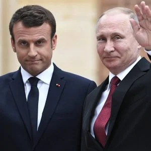 بوتين وماكرون يصلان إسطنبول
