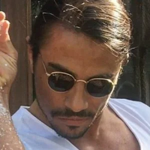 الطاهي التركي الشهير نصرت ينشر صور المنزل الذي وُلد فيه