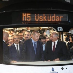 أردوغان يفتتح خط مترو أنفاق بدون سائق في إسطنبول
