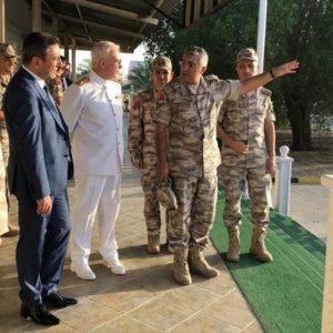 نائب وزير الدفاع التركي يتفقد القاعدة العسكرية التركية في قطر
