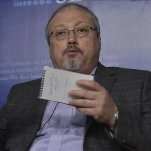 شاهد.. صور جديدة لدخول خاشقجي القنصلية وتوديعه لخطيبته