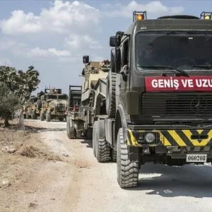 تركيا ترسل تعزيزات عسكرية إلى حدودها مع سوريا