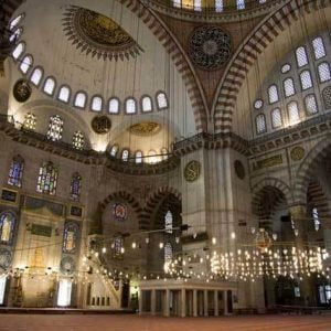إمام مسجد تركي يكشف أن “الجميع” كان يصلي في الاتجاه الخاطئ لـ 37 عاما!