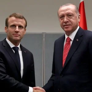 أردوغان يلتقي ماكرون قبيل قمة إسطنبول الرباعية