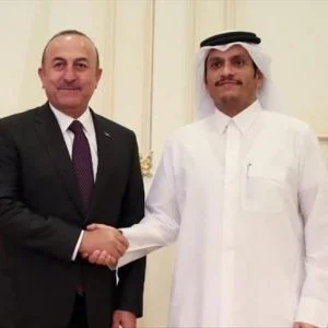 وزيرا خارجية تركيا وقطر يؤكدان علي ضرورة تعميق العلاقات الثنائية