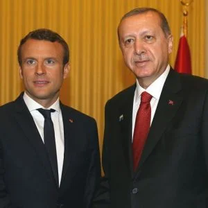 أردوغان يزور باريس