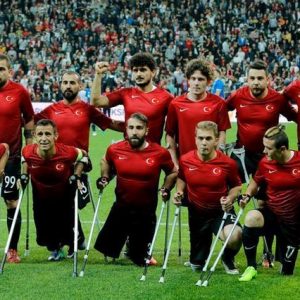 المنتخب التركي يتأهل إلى نصف نهائي كأس العالم