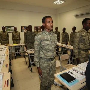 وزير الدفاع التركي: لن نسمح بحدوث هذا الشيء قرب حدودنا