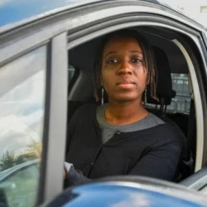 هذه هي المرأة التي تسببت في اندلاع احتجاجات “السترات الصفراء” في فرنسا (شاهد)