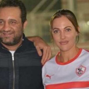 شاهد الممثلة التركية مريم أوزرلي تلعب كرة القدم وهي ترتدي قميص نادي الزمالك