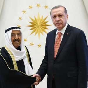 أمير الكويت يعزي أردوغان في ضحايا قطار أنقرة
