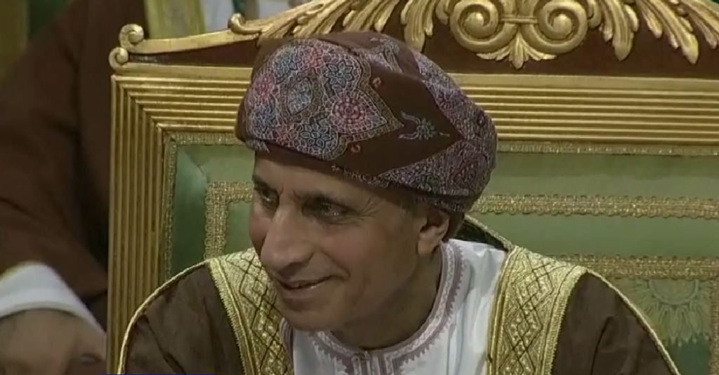 في القمة الخليجية.. وجوم وعبوس وشرود.. وابتسامة واحدة "صور" 14 في القمة الخليجية.. وجوم وعبوس وشرود.. وابتسامة واحدة "صور" 13