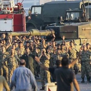 تركيا تصدر أمرا باعتقال 100جندي