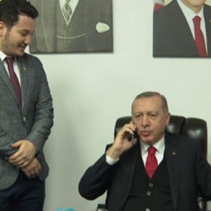 الرئيس أردوغان يطلب يد طبيبة لزميلها في العمل.. هكذا جاء رد والد الفتاة!!