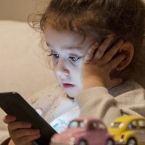 هل تخاف على أطفالك من كثرة استخدام الهواتف الذكية؟ اقرأ الدراسة