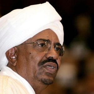 الرئيس السوداني يجرى تعديلات حكومية الاثنين.. ويوجه رسالة للمطالبين بتنحيه “استعدوا “.. ماذا يقصد؟