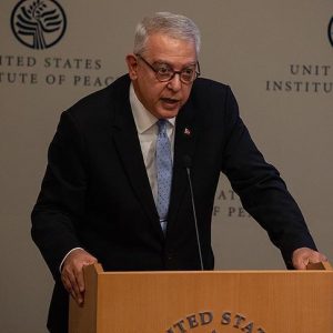 سفير أنقرة في واشنطن يستنكر مهاجمة ماكغورك لتركيا