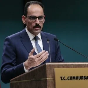 قالن يرد على تصريحات المبعوث الأمريكي لمكافحة داعش: لن تفلحوا!!