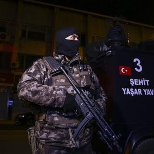 الشرطة التركية توقف 13 مشتبهًا بانتمائهم لـ”هتش” الإرهابية