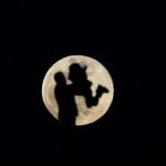 شاهد بالصور.. هكذا تفاعل الأتراك مع "القمر العملاق" الذي زيّن سماء تركيا ​ 21