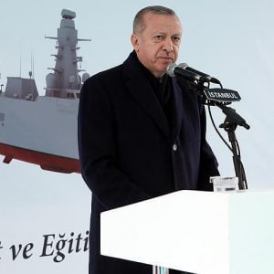 أردوغان ينتقد سياسة الغرب المتبعة بإمدادات السلاح