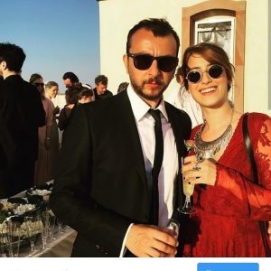 شاهد الصور الأولى لحفل زفاف الممثلة التركية هازال كايا وعلي أطاي في إسطنبول
