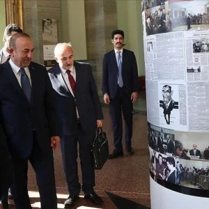 تشاووش أوغلو يعقد سلسلة مباحثات ثنائية في جنيف