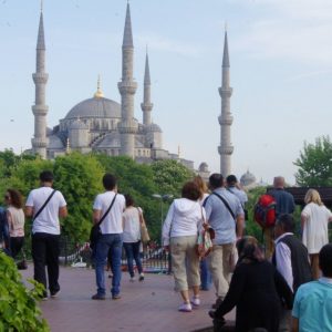 أكثر 10 بلدان أمانا لسياحة النساء بمفردهن.. هل تركيا بينهم؟