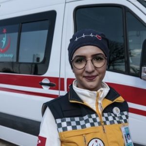 تحديات امرأة تركية امتهنت قيادة سيارات الإسعاف