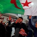 شاهد.. ردة فعل الشارع الجزائري على قرارات بوتفليقة 5