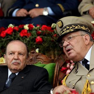 هل هي أول خطوة لتنحيته.. رئيس مجلس الأمة الجزائري بدلا من بوتفليقة في أول مهمة بعد بيان الجيش
