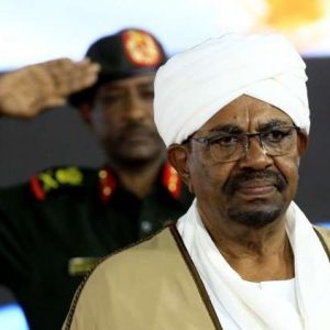 قيادي بـ”المؤتمر الشعبي” السوداني يكشف موعد رحيل البشير
