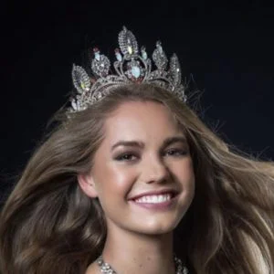 وفاة ملكة جمال الكون للمراهقات في عيد ميلادها الـ”20″ (صور)