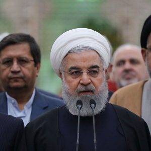 الرئيس الإيراني يذكر السعودية بـ”صدام حسين” ويتحدث عن شرط التفاوض مع أمريكا