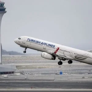  أكثر من 25000 مسافر غادروا عبر مطار إسطنبول في اليوم الأول من عمله