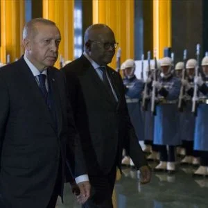 أردوغان يستقبل رسميًّا نظيره البوركيني