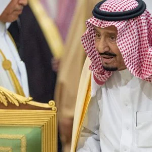 صورة تذكارية للقمة الخليجية… أين وقف رئيس وزراء قطر ومن كان بجواره (فيديو)