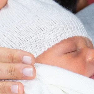 1.5 مليون دولار تكلفة “الحمل والولادة”… الأم أنفقت 650 ألف دولار لشراء ملابس حملها