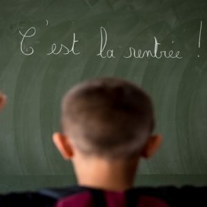 “الجن” يمسح السبورة في مدرسة جزائرية! (فيديو)