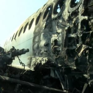 أول فيديو من داخل صالون الطائرة ـالرروسيةالمحترقة