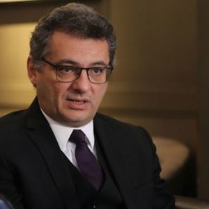 رئيس وزراء قبرص التركية يقدم استقالته