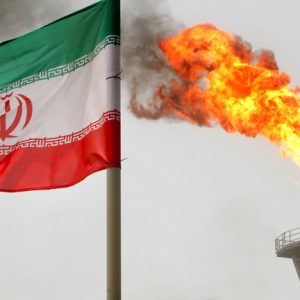 تركيا تعلق استيراد النفط الإيراني