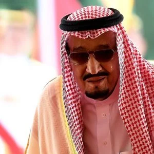مقطع مؤثر للملك سلمان يشعل مواقع التواصل
