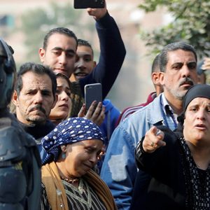 حارس كنيسة يقتل كاهنها بالرصاص ويسلم نفسه للشرطة في مصر