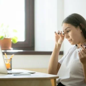 11 نصيحة لتقي عينيك من الاستخدام المستمر للهواتف الذكية