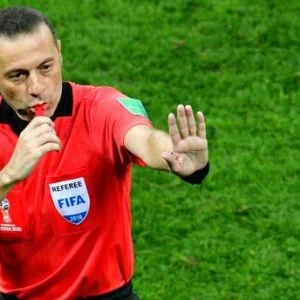 حكم تركي يدير مباراة ليفربول وبرشلونة بدوري الأبطال