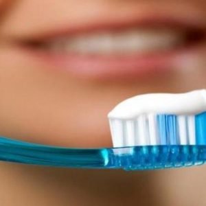 لماذا يجب تغيير فرشاة الأسنان بانتظام؟!