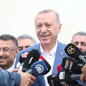 الرئيس أردوغان يؤدي صلاة العيد بإسطنبول