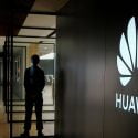 "هواوي" تكشف خسائرها بعد قرارات ترامب 11